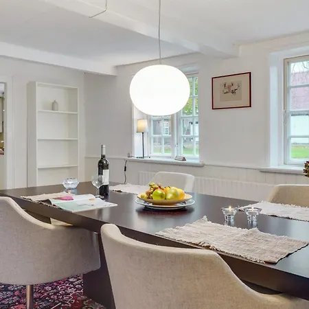 Ilsa - 9-8km From The Sea By Interhome