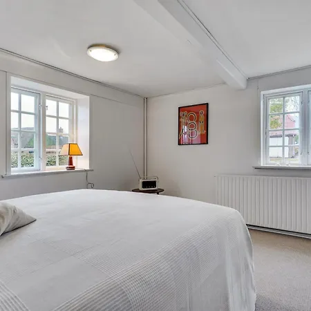 Ilsa - 9-8km From The Sea By Interhome