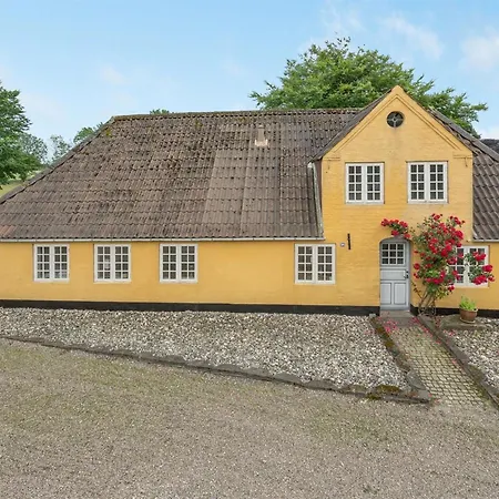 Ilsa - 9-8km From The Sea By Interhome Casa vacanze