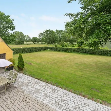 Ilsa - 9-8km From The Sea By Interhome